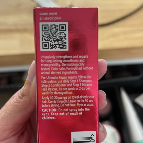 WELLA ULTIMATE REPAIR MIRACLE HAIR RESCUE - Picture 3 of 3